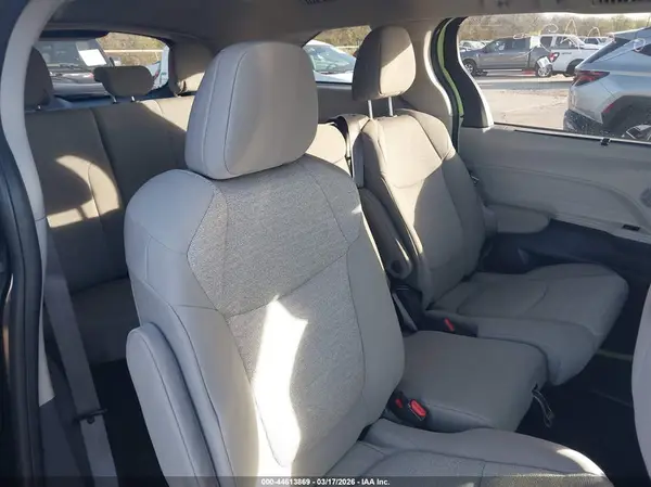5TDKSKFC2RS136723 2024 TOYOTA SIENNA - Image 8