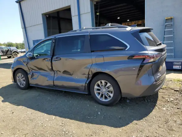 5TDKSKFC2SS159277 2025 TOYOTA SIENNA - Image 2