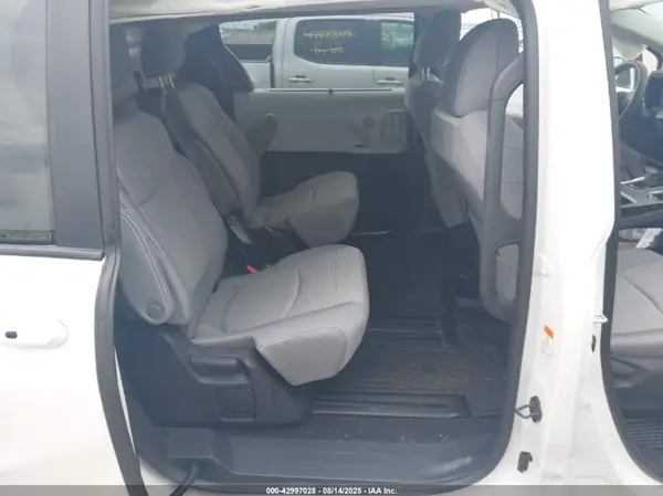 5TDKSKFC2SS166651 2025 TOYOTA SIENNA - Image 8