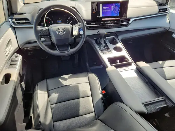 5TDKSKFC2SS183692 2025 TOYOTA SIENNA - Image 8