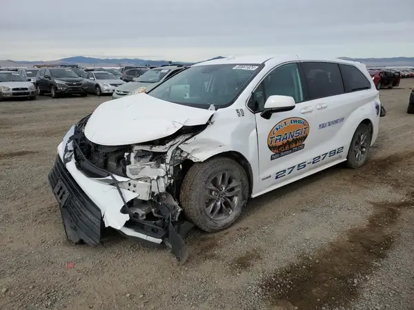 5TDKSKFC3MS010217 2021 TOYOTA SIENNA - Image 1