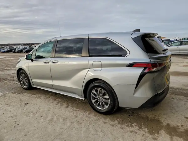 5TDKSKFC3MS036526 2021 TOYOTA SIENNA - Image 2