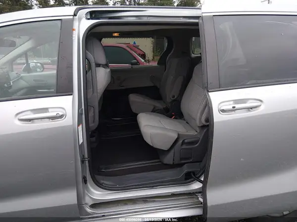 5TDKSKFC3MS036588 2021 TOYOTA SIENNA - Image 8