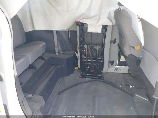 5TDKSKFC3NS070984 2022 TOYOTA SIENNA - Image 8