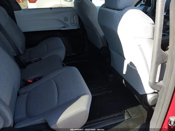 5TDKSKFC3TS235543 2026 TOYOTA SIENNA - Image 8