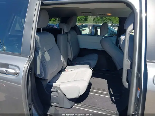 5TDKSKFC3TS247143 2026 TOYOTA SIENNA - Image 8