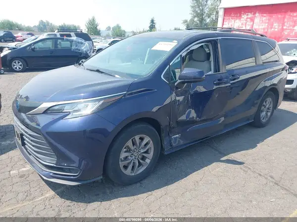 5TDKSKFC4MS019959 2021 TOYOTA SIENNA - Image 2
