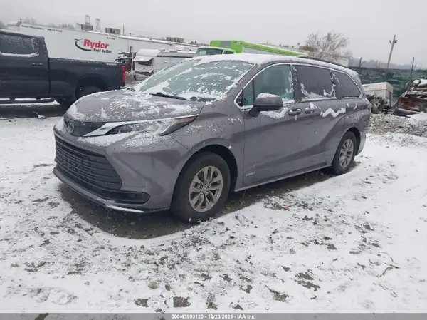 5TDKSKFC4MS028094 2021 TOYOTA SIENNA - Image 2