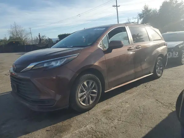5TDKSKFC4NS067186 2022 TOYOTA SIENNA - Image 1