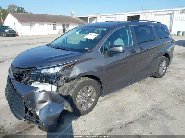 5TDKSKFC4PS084069 2023 TOYOTA SIENNA - Image 2