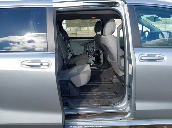 5TDKSKFC4RS148968 2024 TOYOTA SIENNA - Image 8