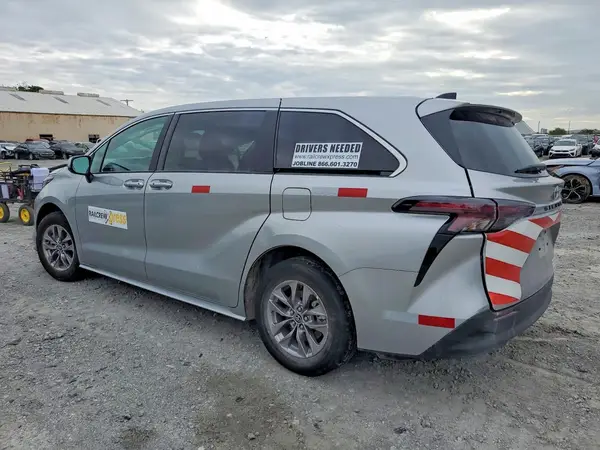 5TDKSKFC4SS208611 2025 TOYOTA SIENNA - Image 2