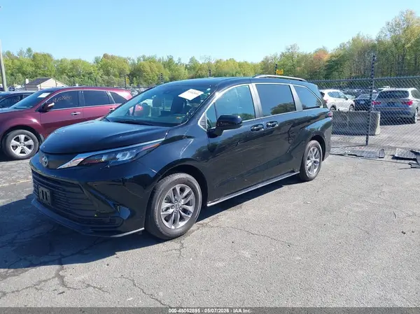 5TDKSKFC4SS210682 2025 TOYOTA SIENNA - Image 2