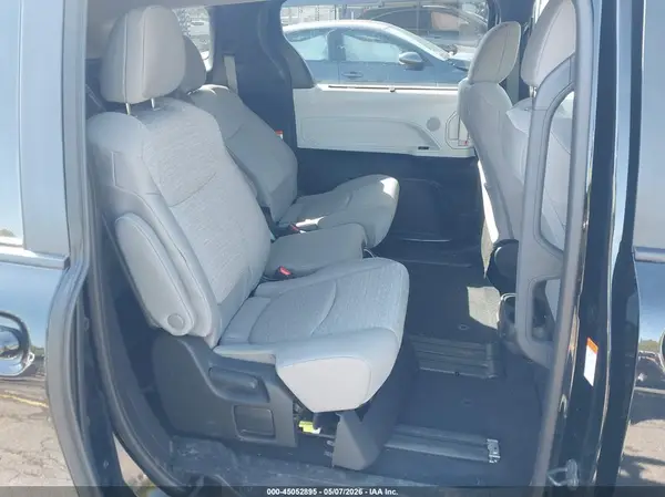 5TDKSKFC4SS210682 2025 TOYOTA SIENNA - Image 8