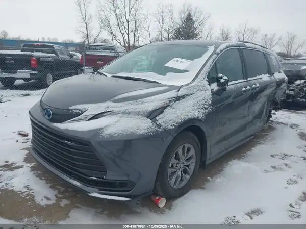 5TDKSKFC4SS212321 2025 TOYOTA SIENNA - Image 2