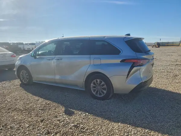 5TDKSKFC5MS035880 2021 TOYOTA SIENNA - Image 2