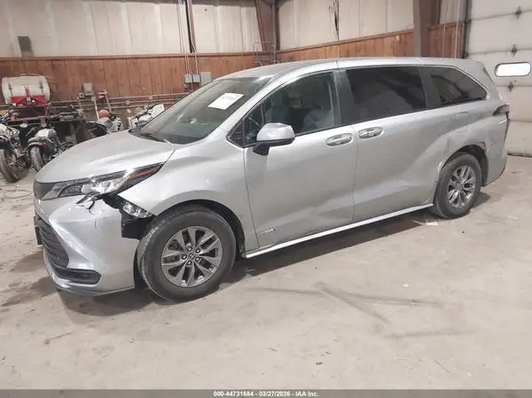 5TDKSKFC5MS036060 2021 TOYOTA SIENNA - Image 2