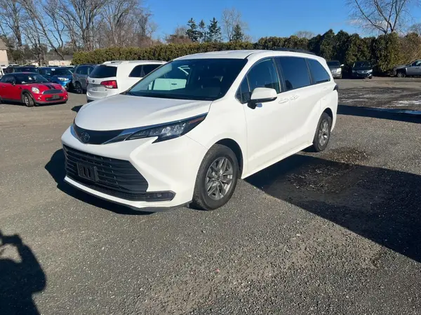 5TDKSKFC5NS043723 2022 TOYOTA SIENNA - Image 1