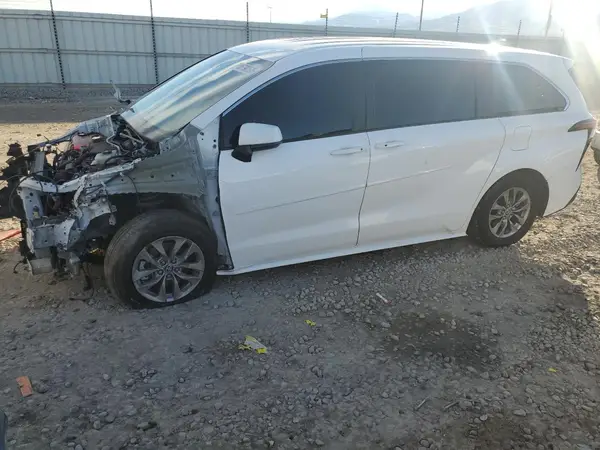 5TDKSKFC5NS055967 2022 TOYOTA SIENNA - Image 1
