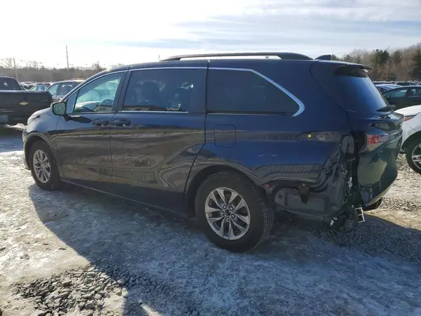 5TDKSKFC5NS058674 2022 TOYOTA SIENNA - Image 2
