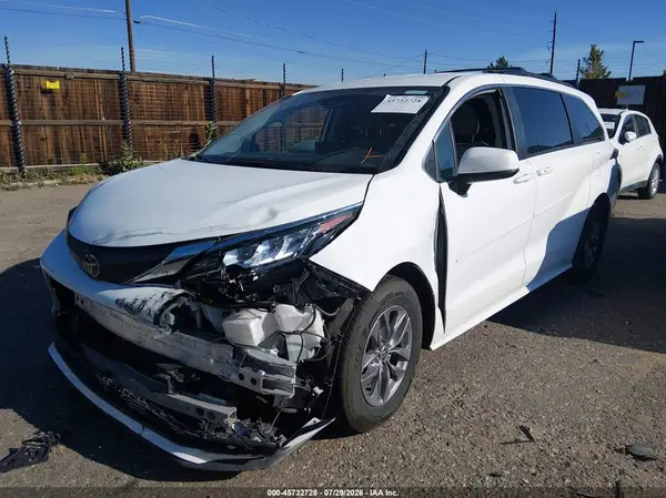 5TDKSKFC5PS074327 2023 TOYOTA SIENNA - Image 2
