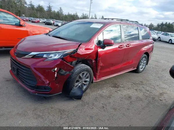 5TDKSKFC5PS076093 2023 TOYOTA SIENNA - Image 2