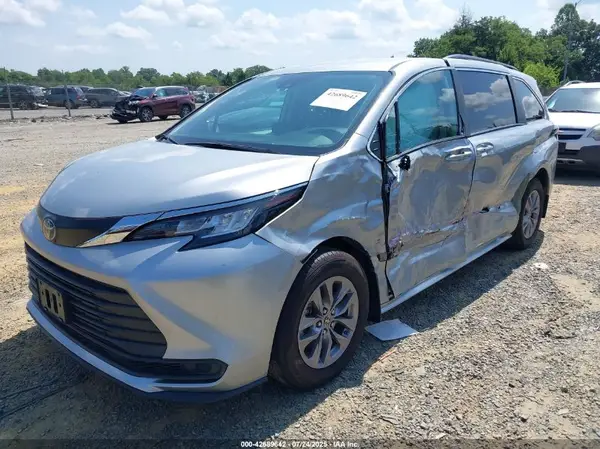 5TDKSKFC5PS087398 2023 TOYOTA SIENNA - Image 2