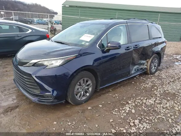 5TDKSKFC5PS103924 2023 TOYOTA SIENNA - Image 2
