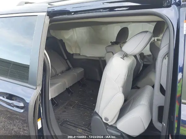 5TDKSKFC5PS103924 2023 TOYOTA SIENNA - Image 8