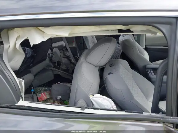 5TDKSKFC5RS133010 2024 TOYOTA SIENNA - Image 8