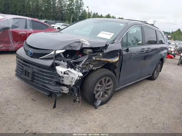 5TDKSKFC5SS191298 2025 TOYOTA SIENNA - Image 2