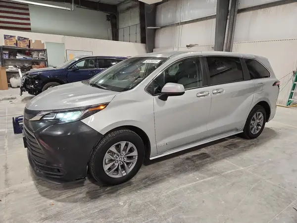 5TDKSKFC6MS035886 2021 TOYOTA SIENNA - Image 1