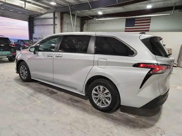 5TDKSKFC6MS035886 2021 TOYOTA SIENNA - Image 2