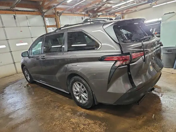 5TDKSKFC6NS049840 2022 TOYOTA SIENNA - Image 2