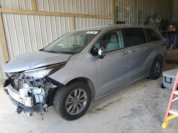 5TDKSKFC6NS062782 2022 TOYOTA SIENNA - Image 1