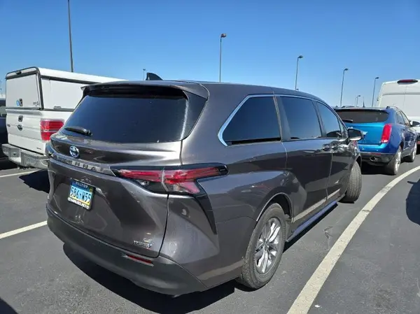 5TDKSKFC6NS069991 2022 TOYOTA SIENNA - Image 1