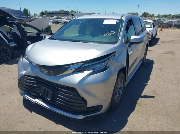 5TDKSKFC6NS071725 2022 TOYOTA SIENNA - Image 2