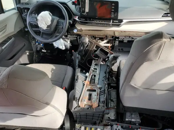 5TDKSKFC6PS077978 2023 TOYOTA SIENNA - Image 8