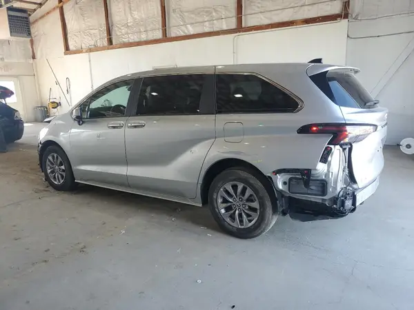 5TDKSKFC6RS135350 2024 TOYOTA SIENNA - Image 2