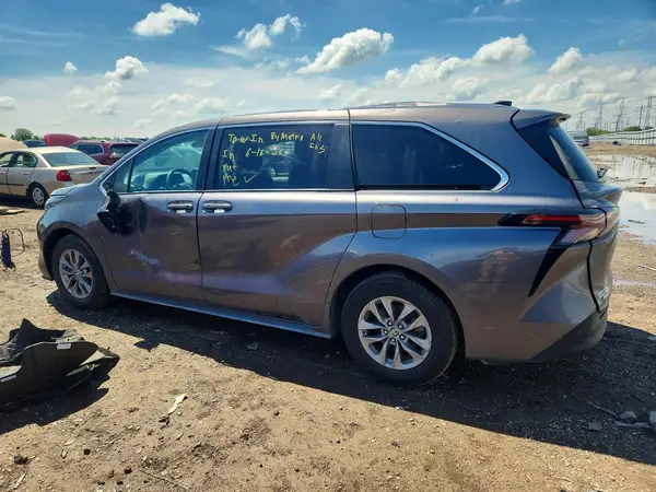 5TDKSKFC6RS138412 2024 TOYOTA SIENNA - Image 2