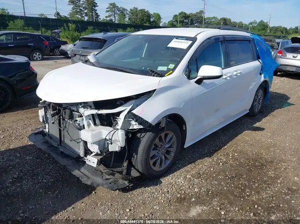 5TDKSKFC6SS220467 2025 TOYOTA SIENNA - Image 2