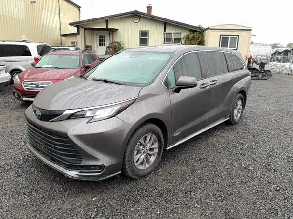 5TDKSKFC7MS005604 2021 TOYOTA SIENNA - Image 2