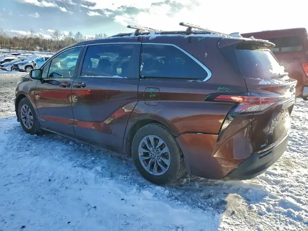 5TDKSKFC7MS015498 2021 TOYOTA SIENNA - Image 2