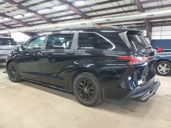 5TDKSKFC7NS046607 2022 TOYOTA SIENNA - Image 2