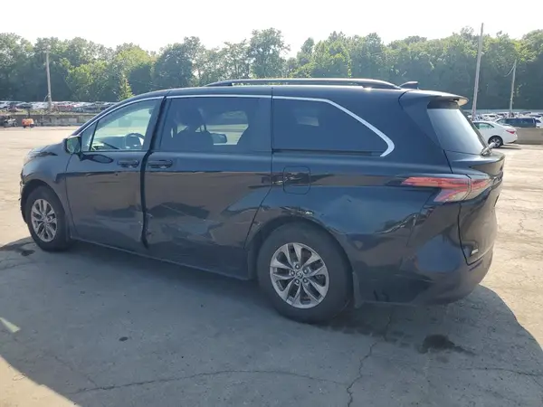 5TDKSKFC7NS059972 2022 TOYOTA SIENNA - Image 2