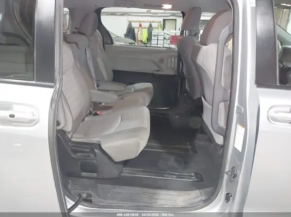 5TDKSKFC7NS062189 2022 TOYOTA SIENNA - Image 8
