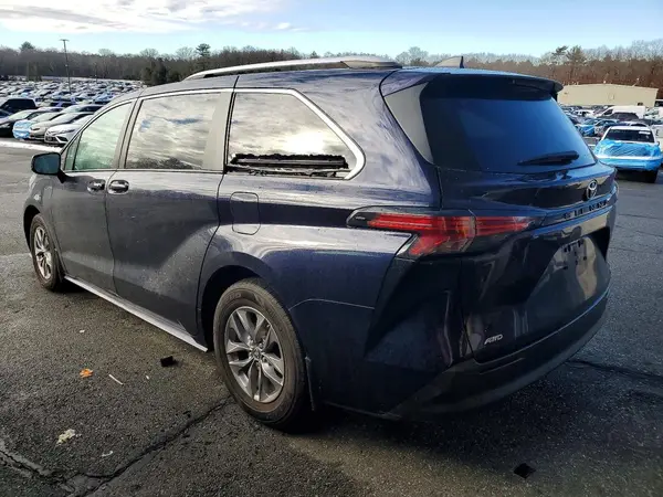 5TDKSKFC7NS069482 2022 TOYOTA SIENNA - Image 2