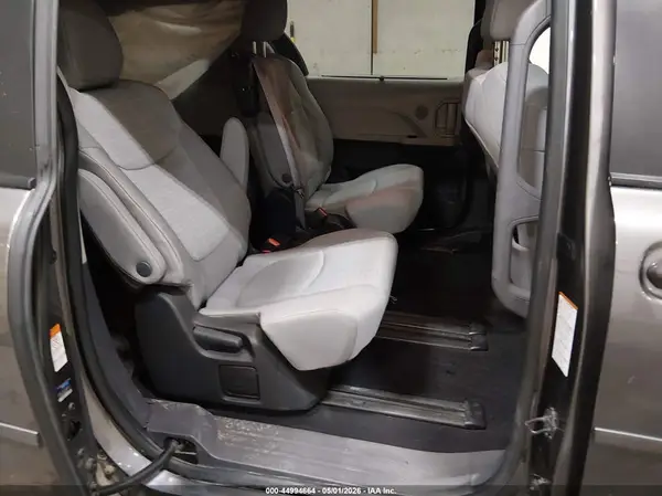 5TDKSKFC7NS069532 2022 TOYOTA SIENNA - Image 8