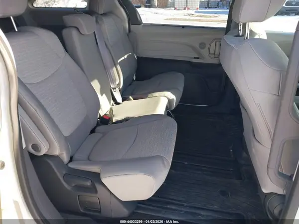 5TDKSKFC7PS094305 2023 TOYOTA SIENNA - Image 8