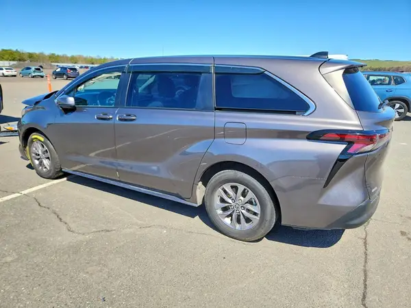 5TDKSKFC7RS128794 2024 TOYOTA SIENNA - Image 2